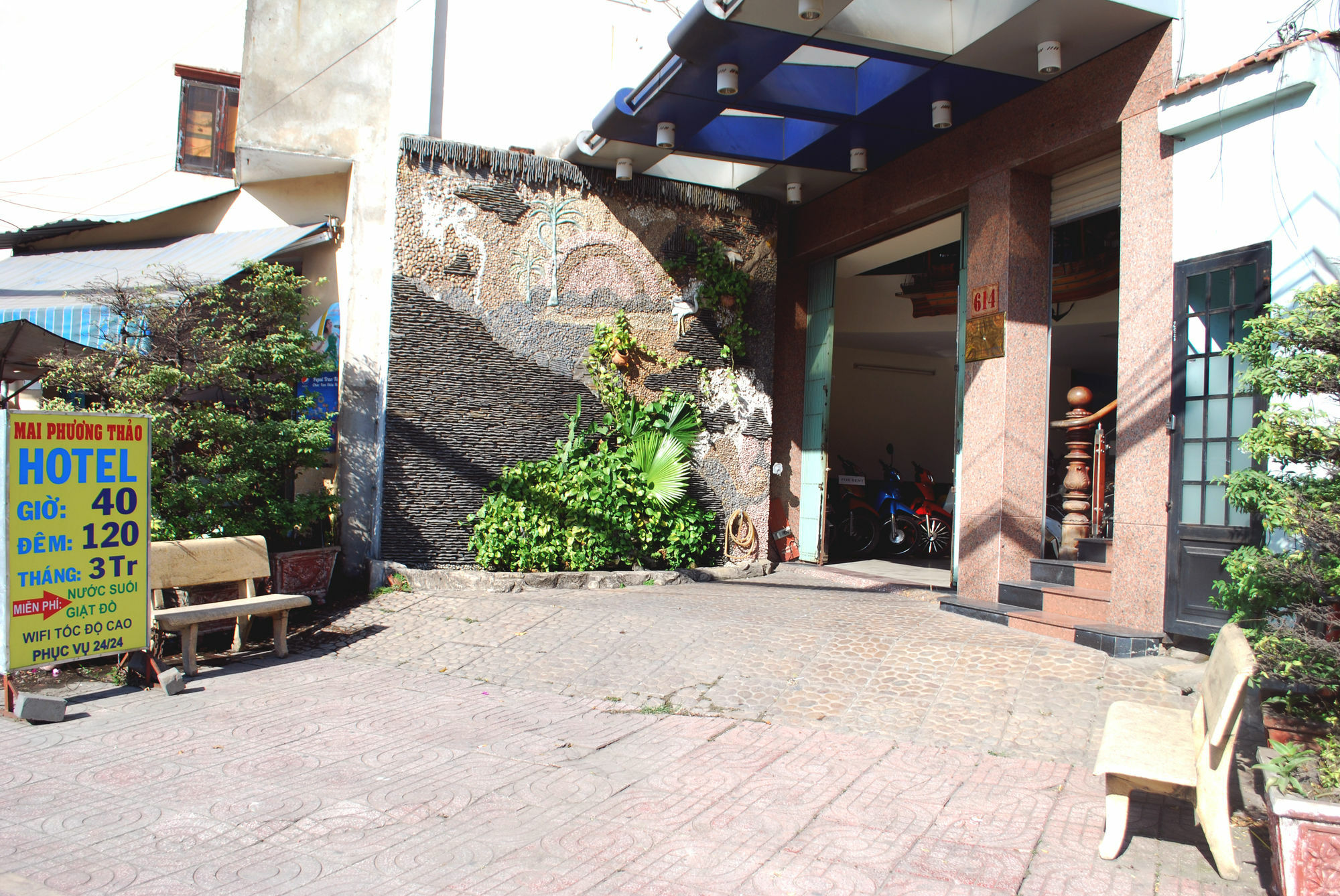 Mai Phuong Thao Hotel Ho Chi Minh City Exterior photo